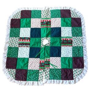 Handmade QUILT TREE SKIRT Green Eyelet Lace 38.5” Square Christmas Decor Vintage